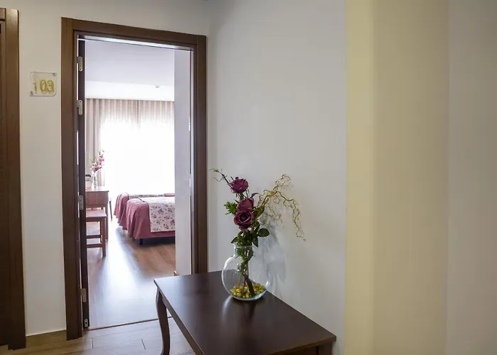 Nossa Senhora Da Paz Готель